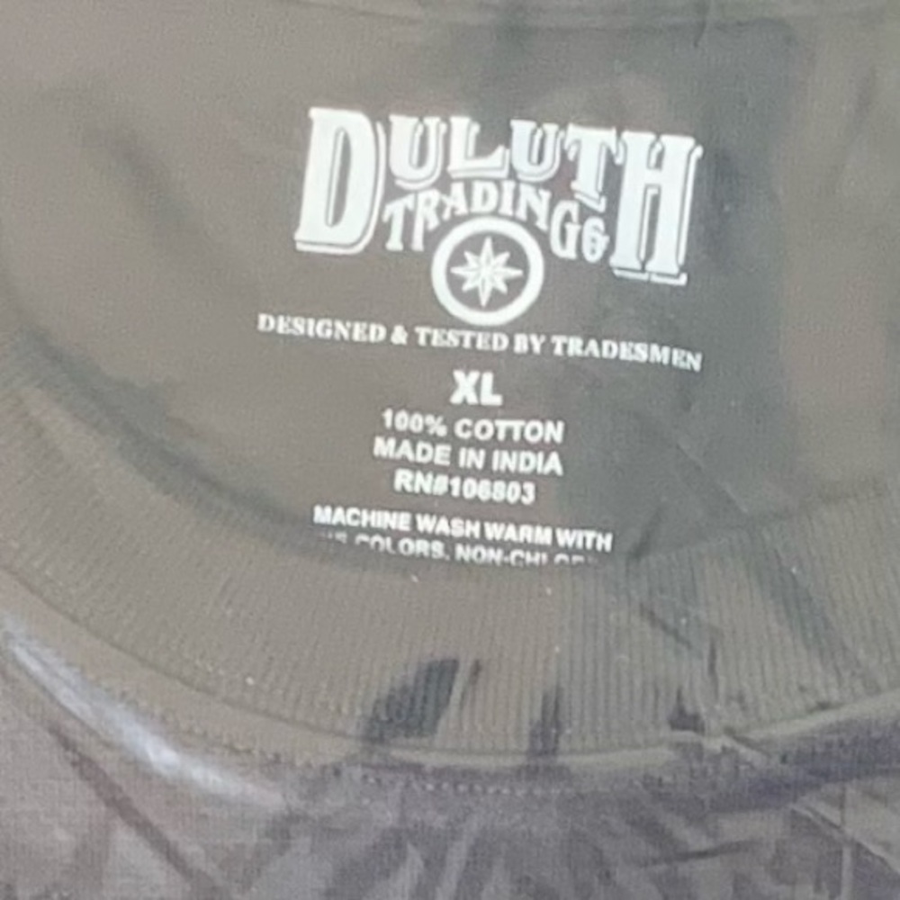 Duluth Trading Co. NWT black Men’s Longtail T short sleeve with pocket. - Picture 3 of 15